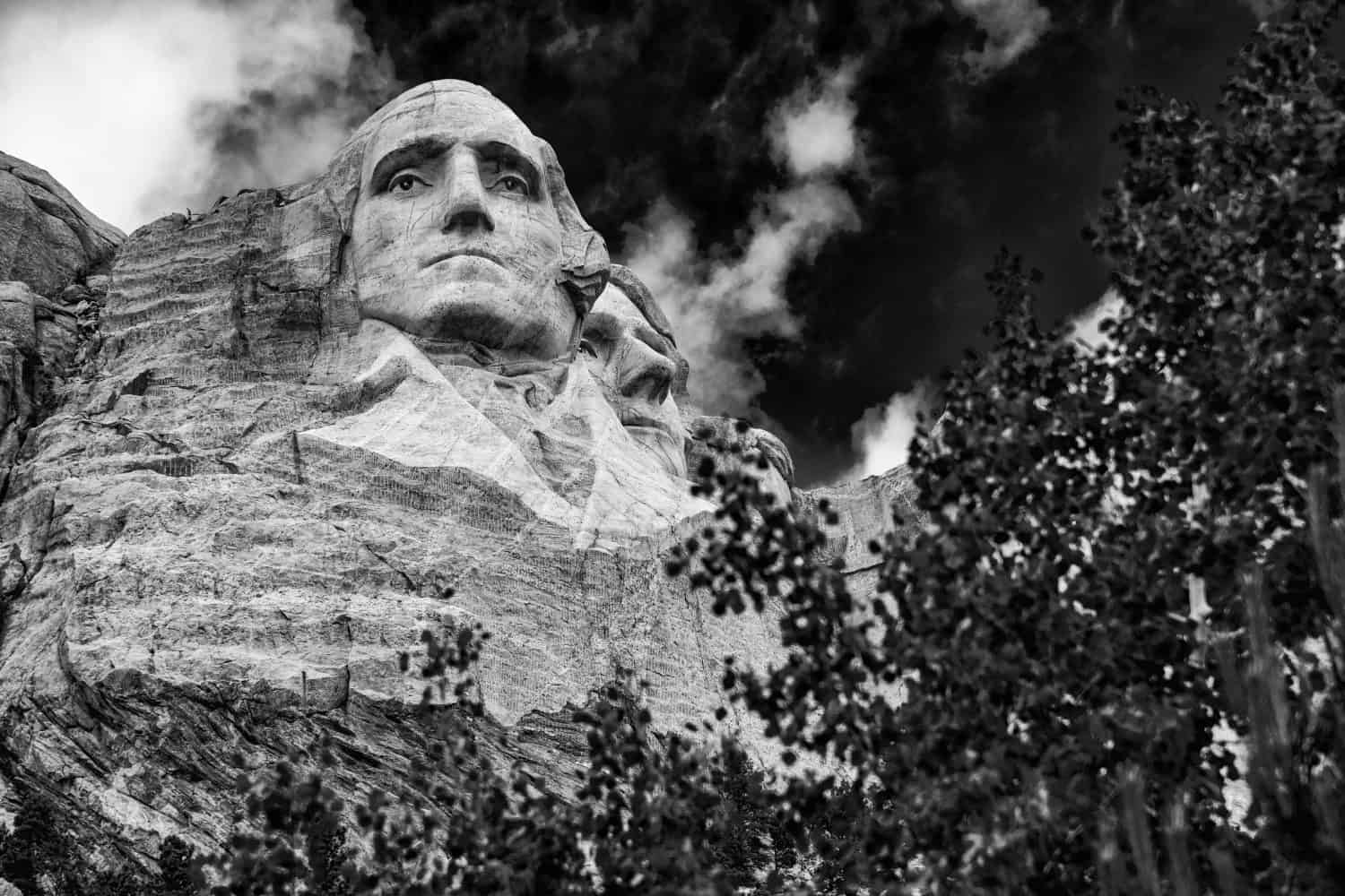 Mount Rushmore in black and white