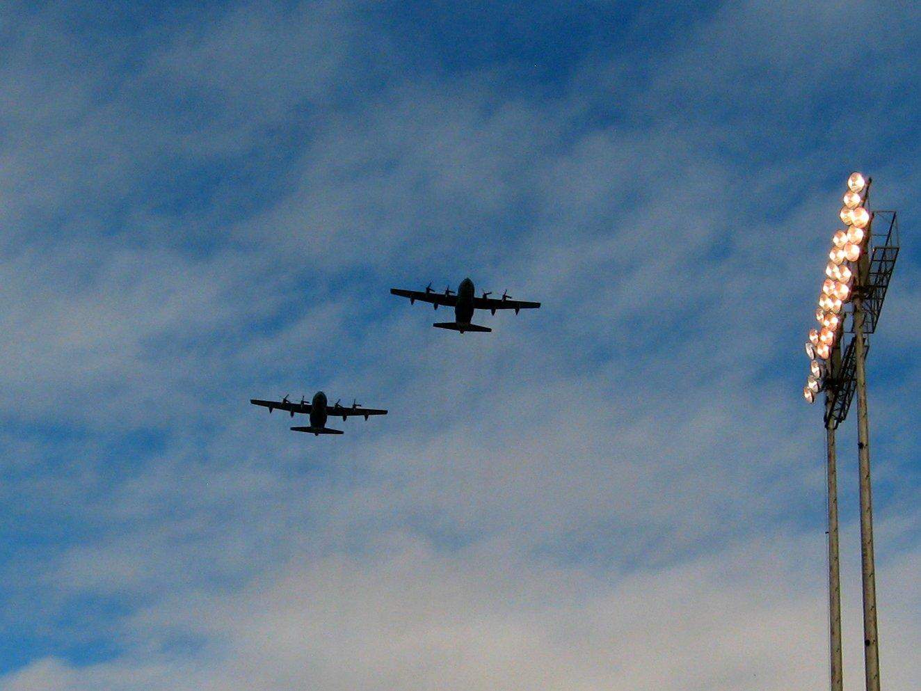 C130 Hercules from Kirtland Air Force Base, New Mexico Bowl, Albuquerque, New Mexico (5273219178) by Ken Lund from Reno, Nevada, USA