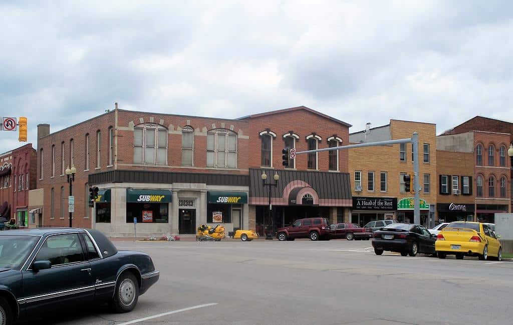 mount pleasant iowa -the square.jpg by Jo Naylor