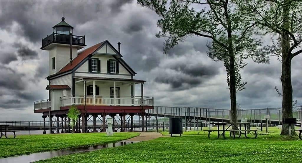 Roanoke River Lighthouse, Edenton, NC by kla4067