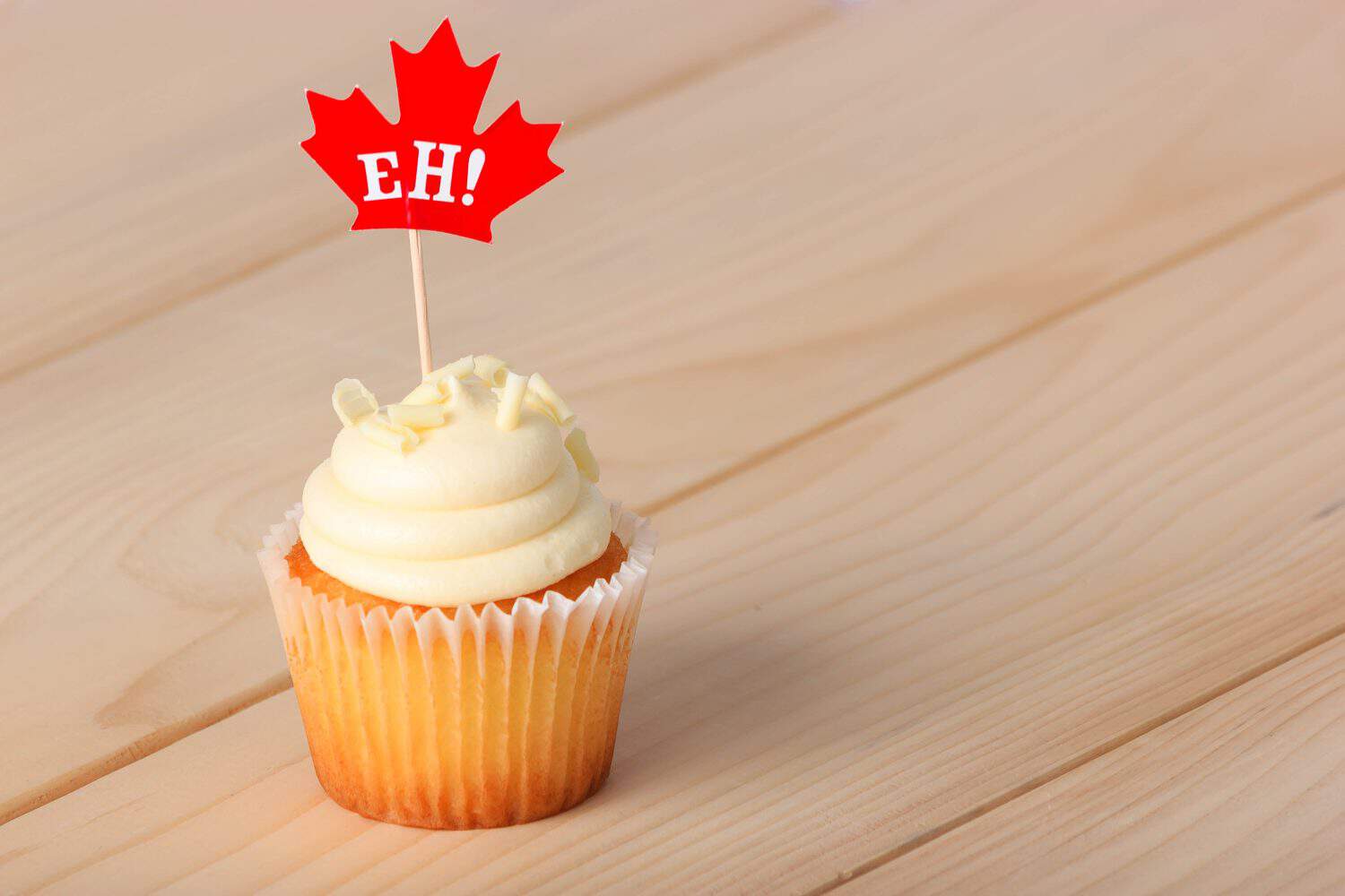 Canada text Eh on Cake, Cup Cake