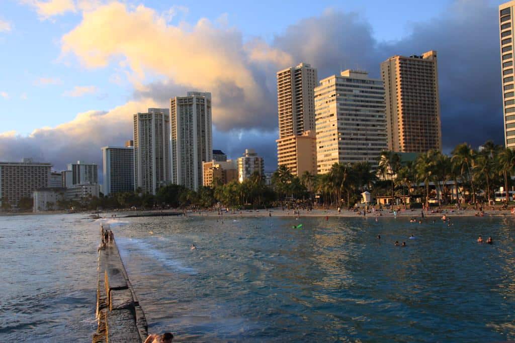 Waikiki &amp; the city of Honolulu by foot fingers