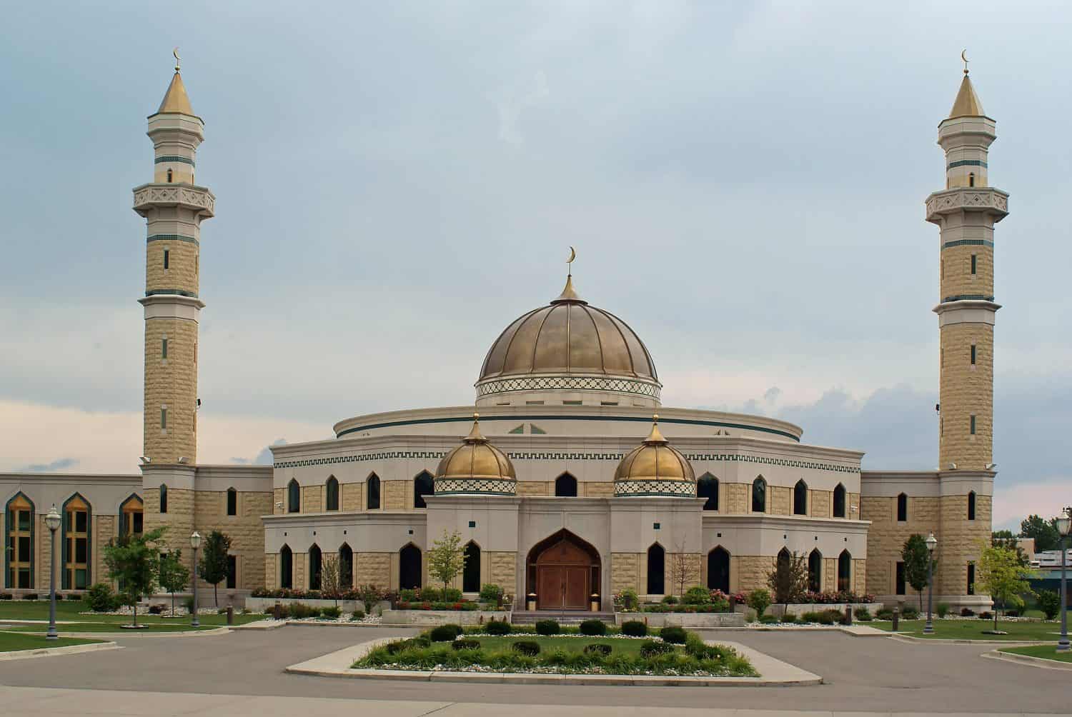 A beautiful mosque which is known as the Islamic center of America