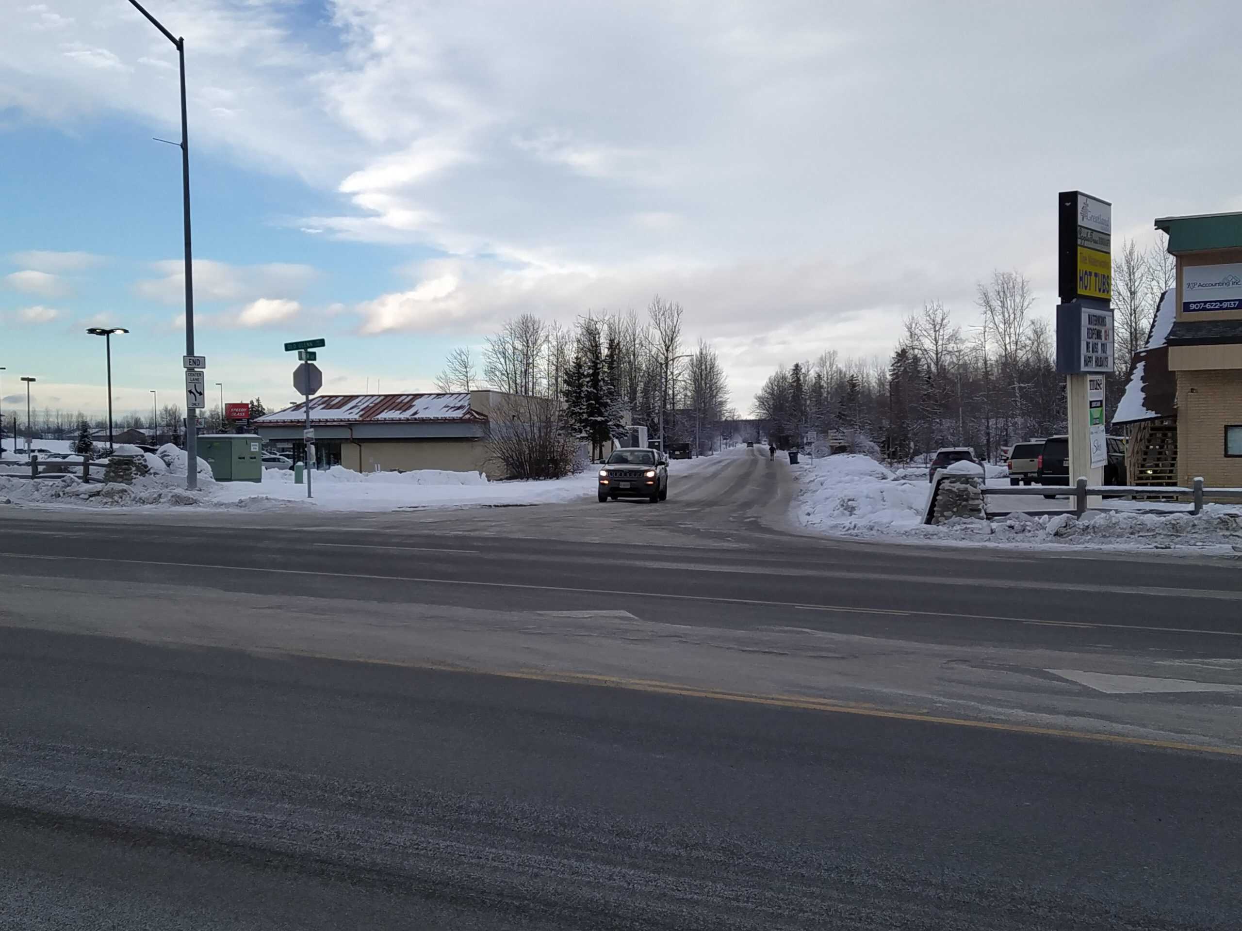 File:Farm Avenue looking west from Old Glenn Highway, Eagle River, Alaska.jpg by RadioKAOS