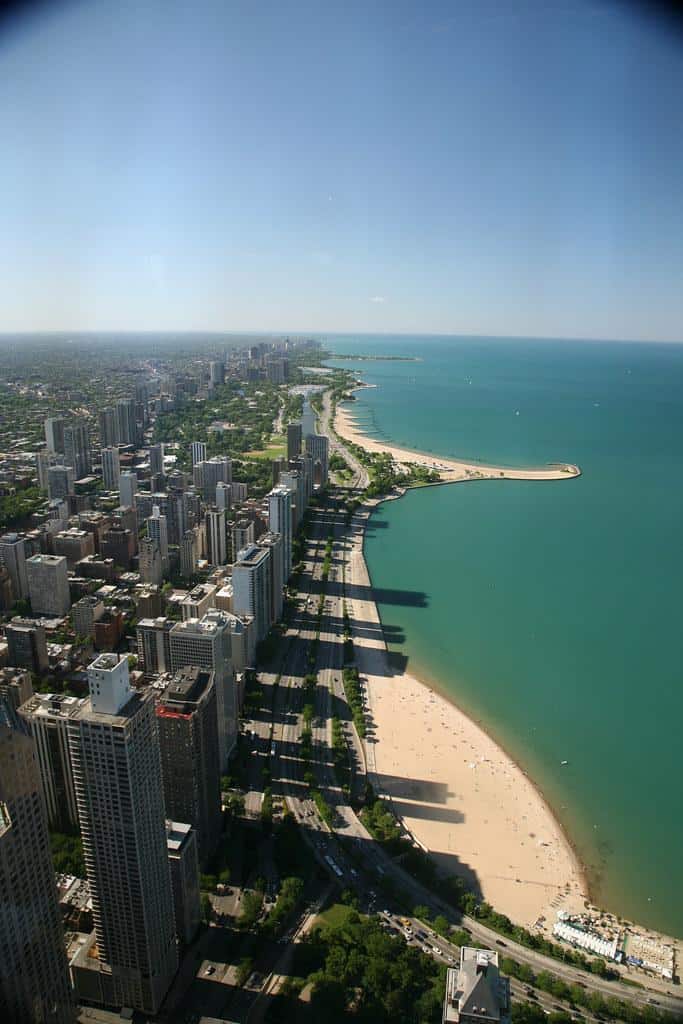 Chicago (ILL), Near North Side, John Hancock Center, 1970. ' The Gold Coast ' by (vincent desjardins)