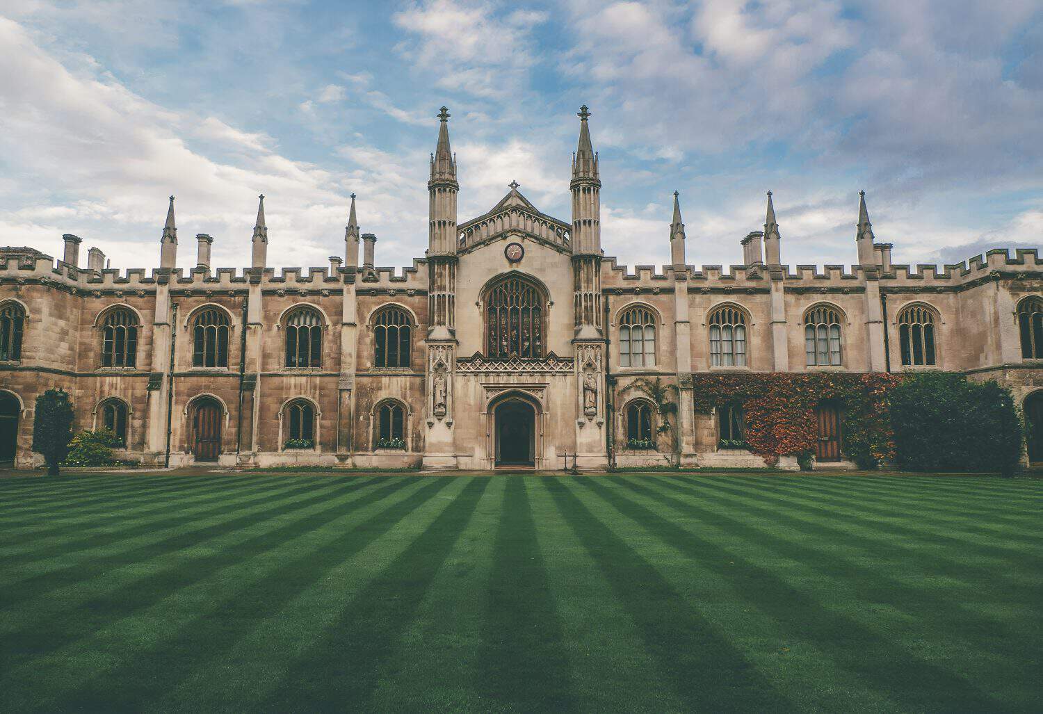 city of Cambridge is a university town