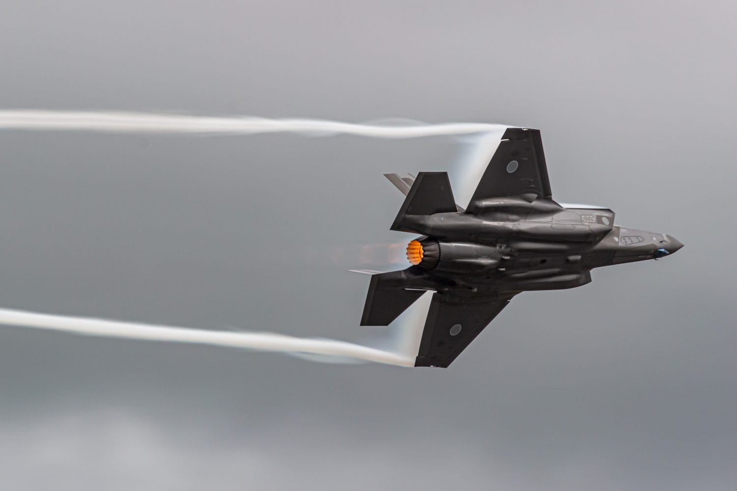 Maneuver flights of F-35 fighter jets by the U.S. Marine Corps and Air Self-Defense Force