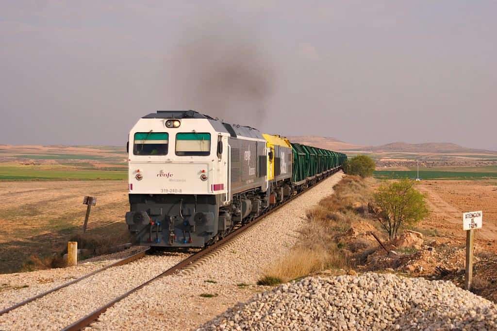 Renfe 319.240 + 319.212 Andorra (Teruel). by Luis Zamora (eldelinux)