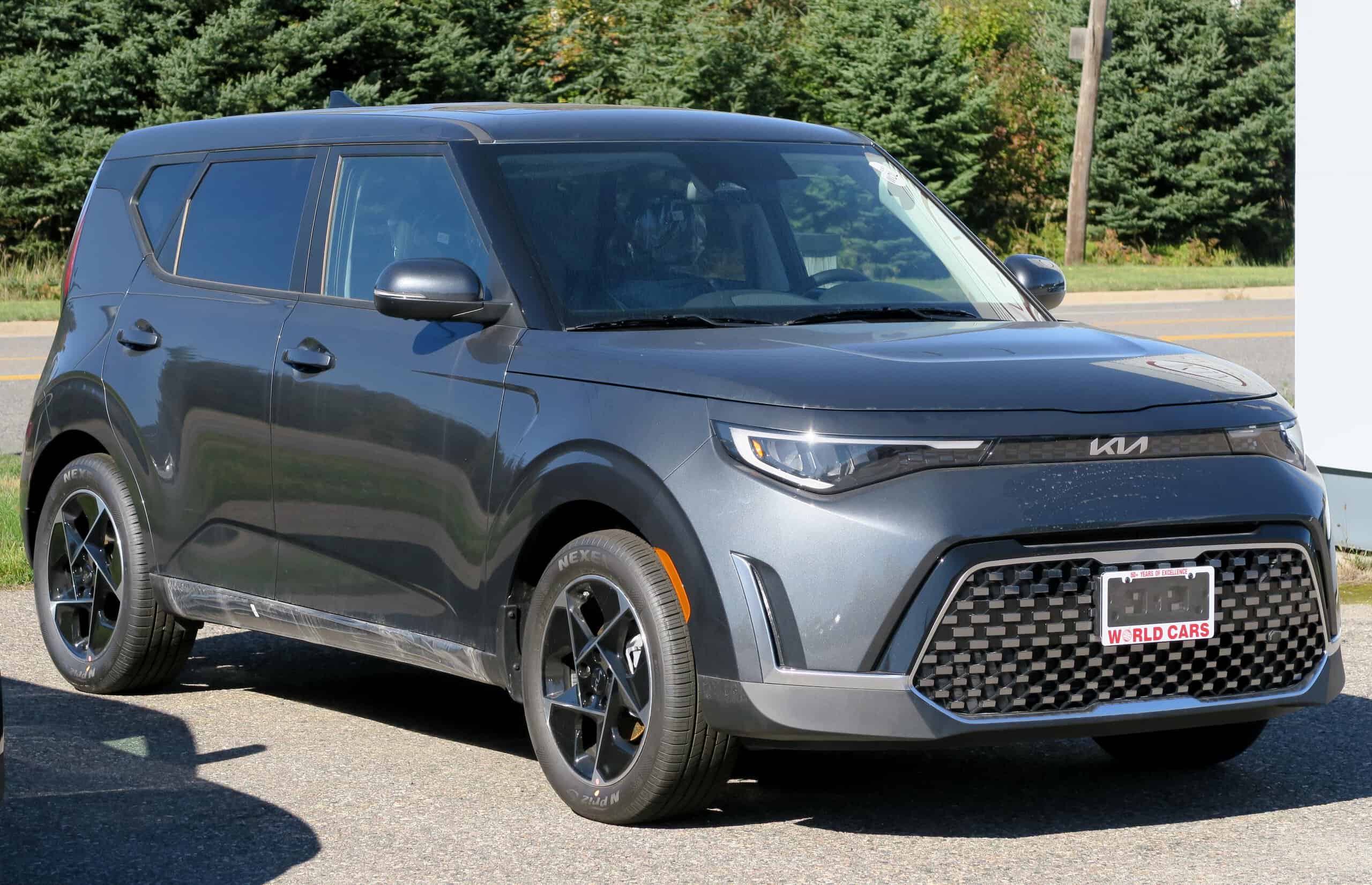 2025 Kia Soul EX+ in Gravity Grey, front right, 2024-09-29 by Elise240SX