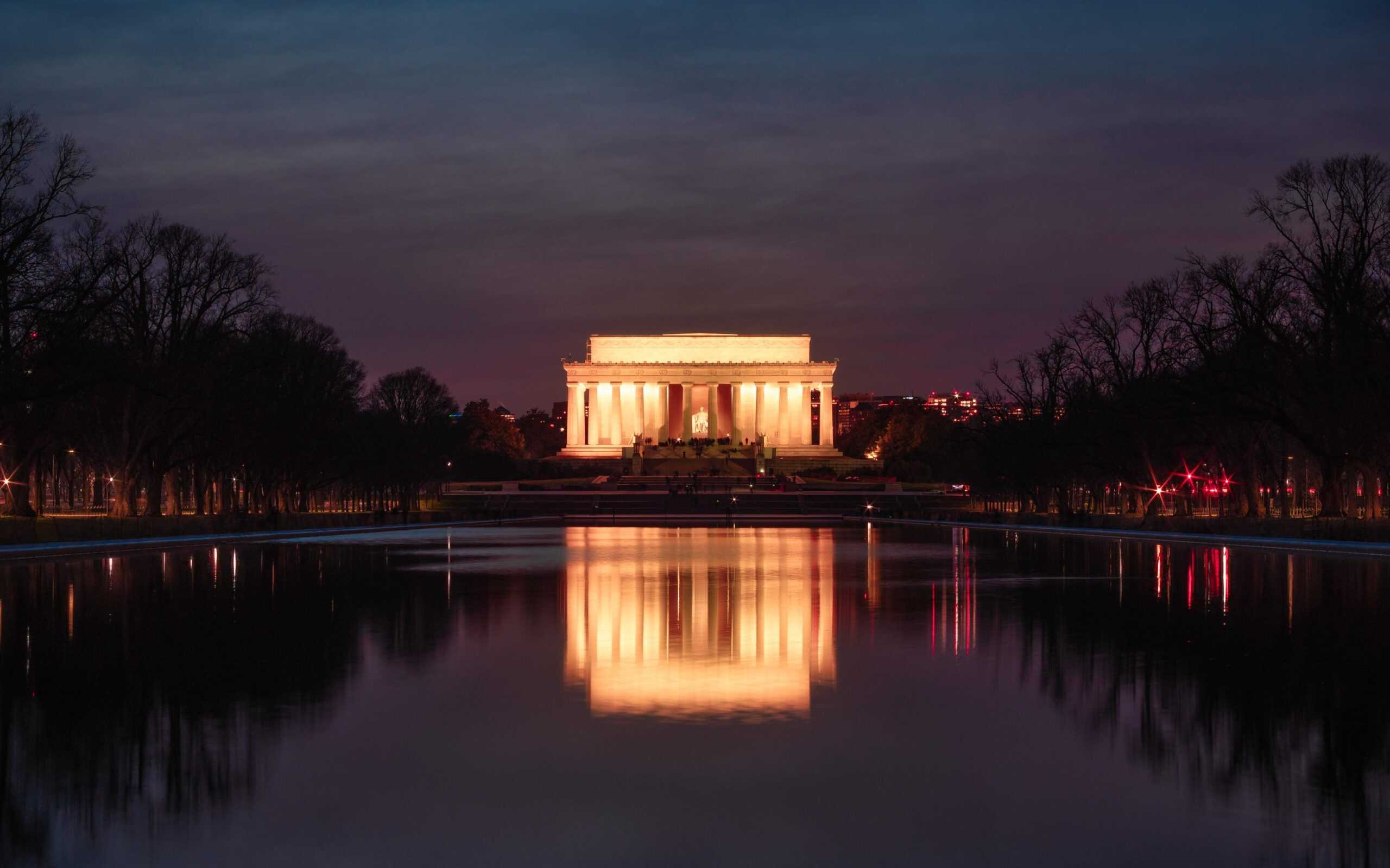 Washington+DC+downtown | Lincoln Memorial at Blue Hour