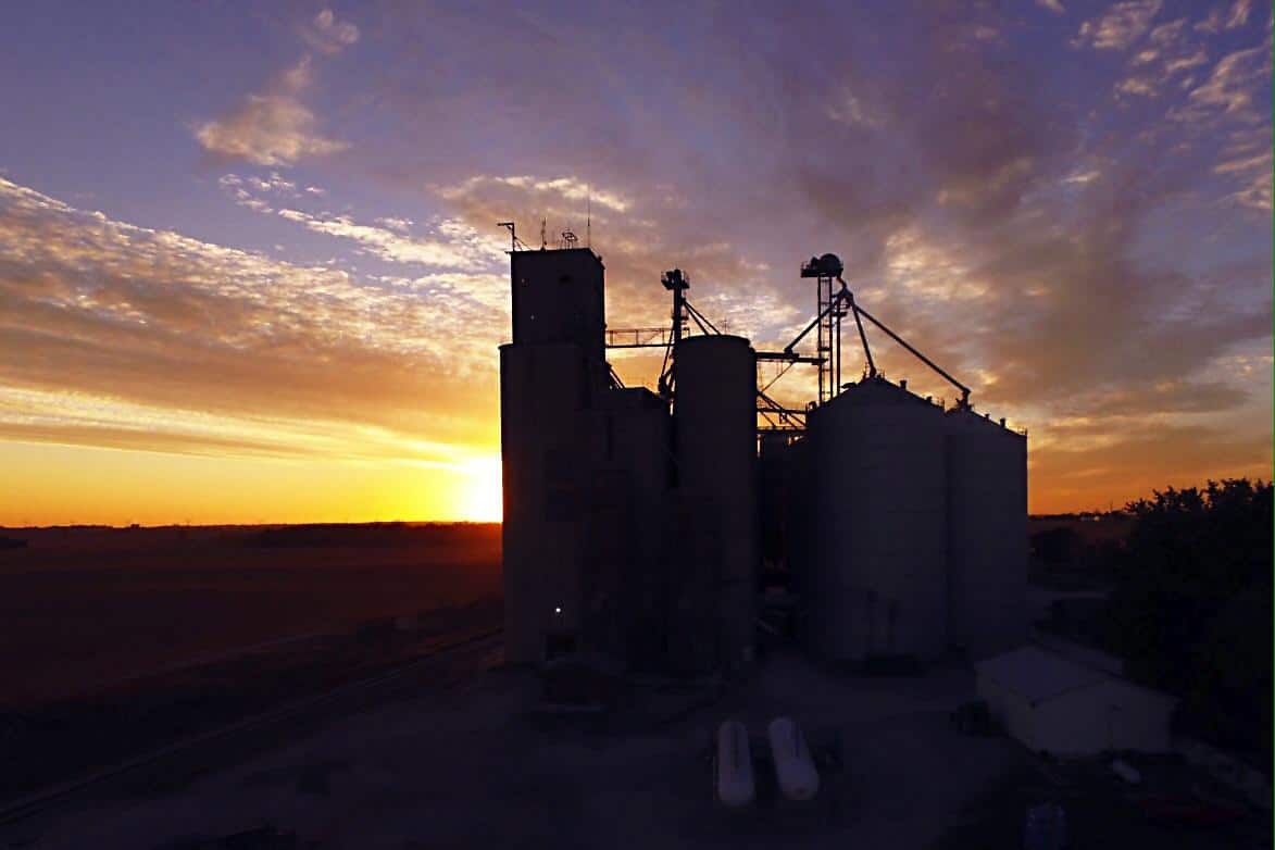 Illinois grain elevators. A su... by Ron Frazier