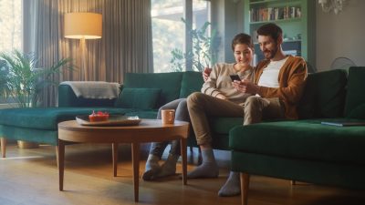 A Real Warning to Engaged Couples: “Stop Venmo-Splitting Bills Like Roommates”