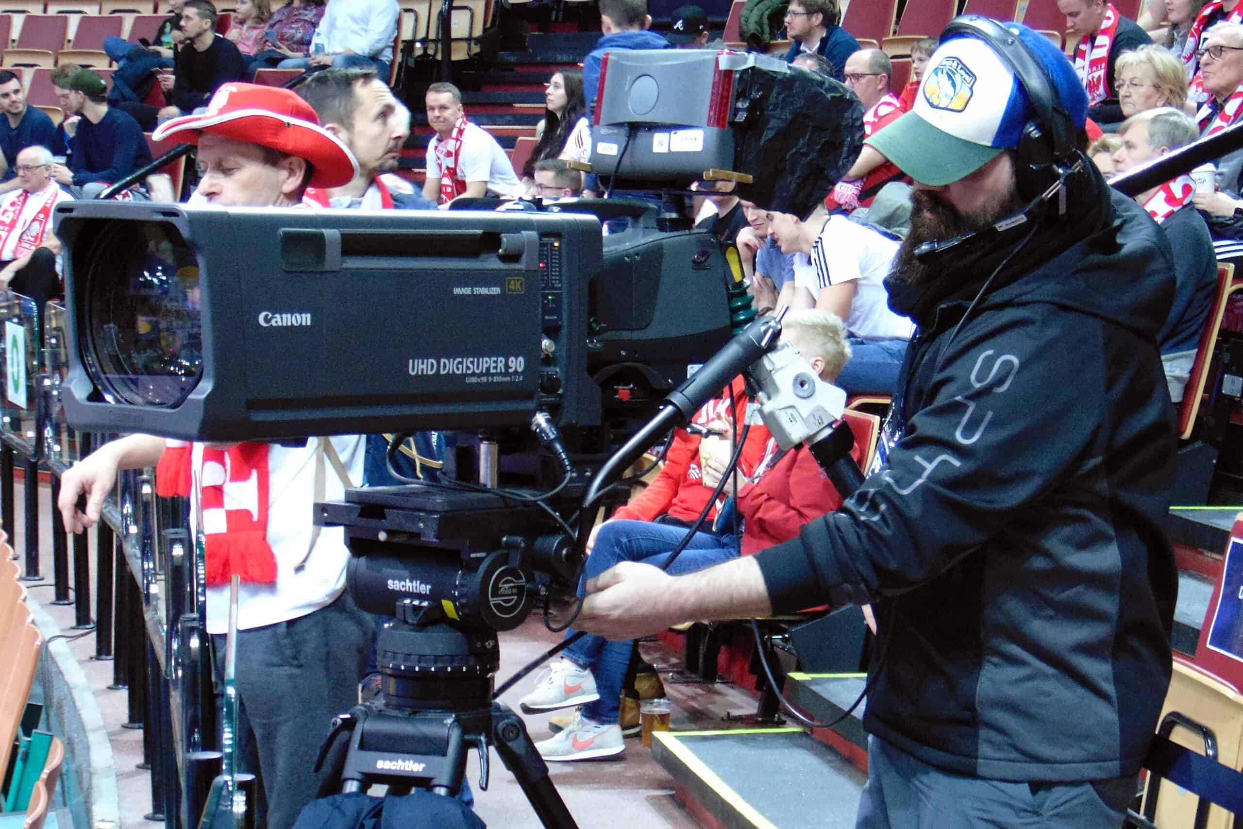 TV camera operator, Canon UHD DIGISUPER 90 by Zalasem1