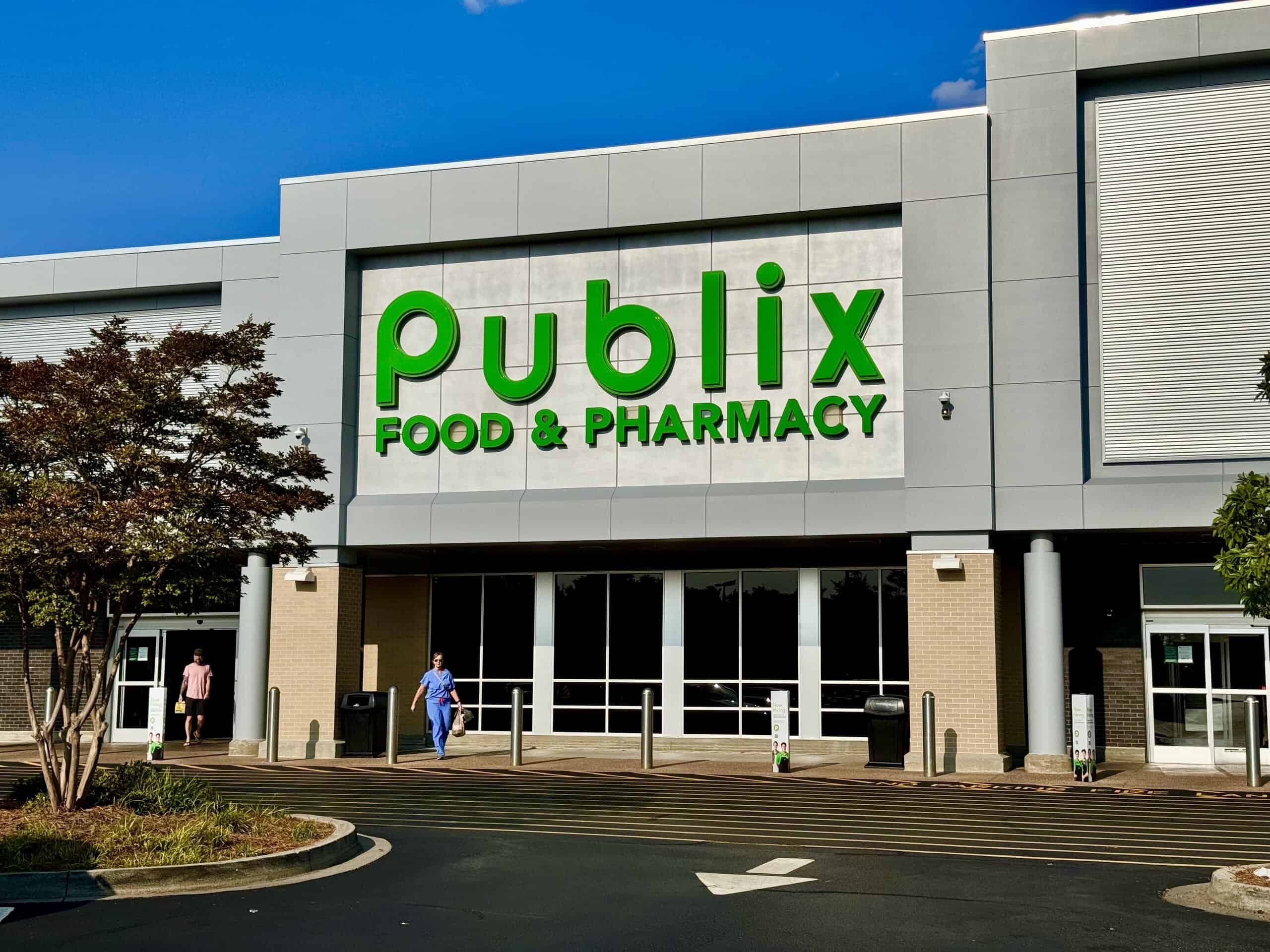 A typical Publix grocery store exterior seen in Farragut, Tennessee 03 by Harrison Keely