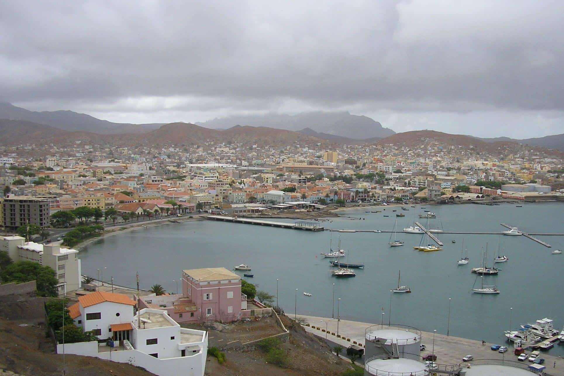 File:Mindelo (S Vicente, Cabo Verde).JPG by Manuel de Sousa