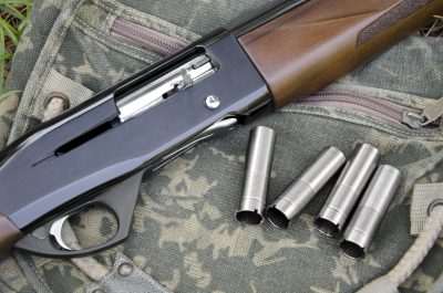 Which Semi-Automatic Shotguns Dominate the American Market?