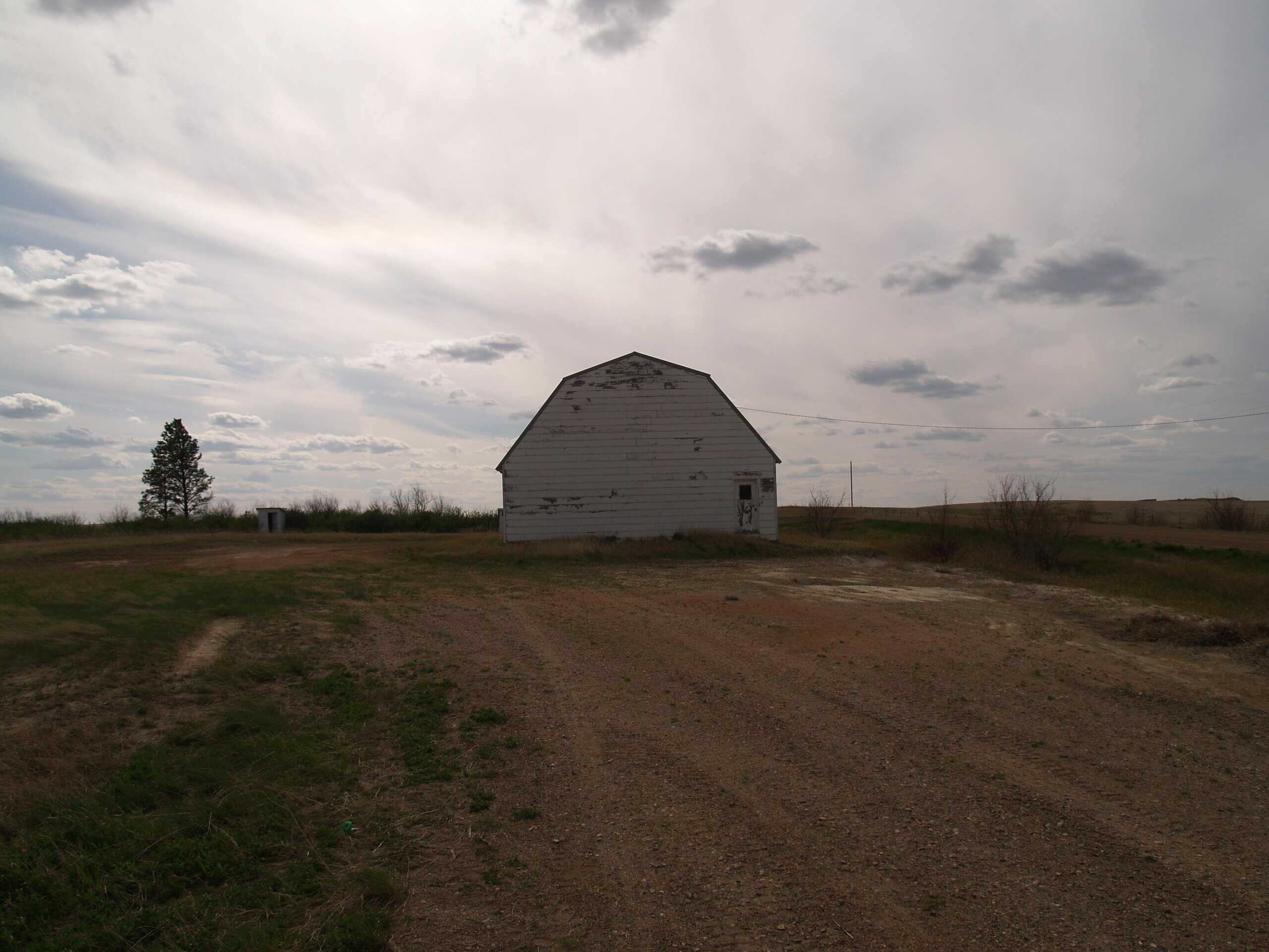 Alpha, North Dakota barn by Andrew Filer