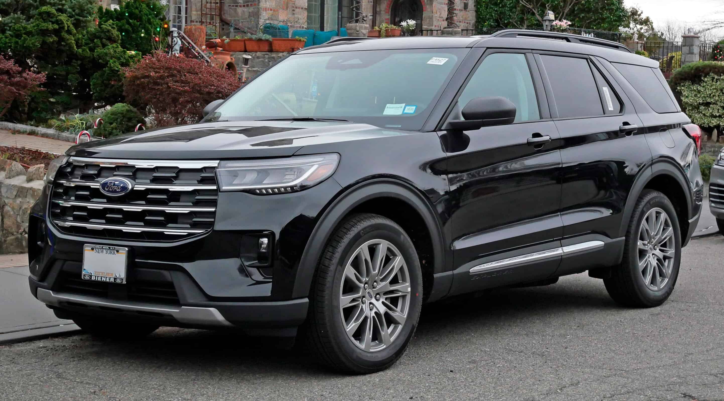 2025 Ford Explorer Active (facelift), front 12.20.24 by Kevauto