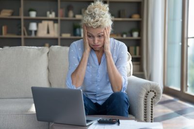 U.S. Retirees Risk 40% Bigger Losses by Keeping Portfolios Stock-Heavy as Market Volatility Rises