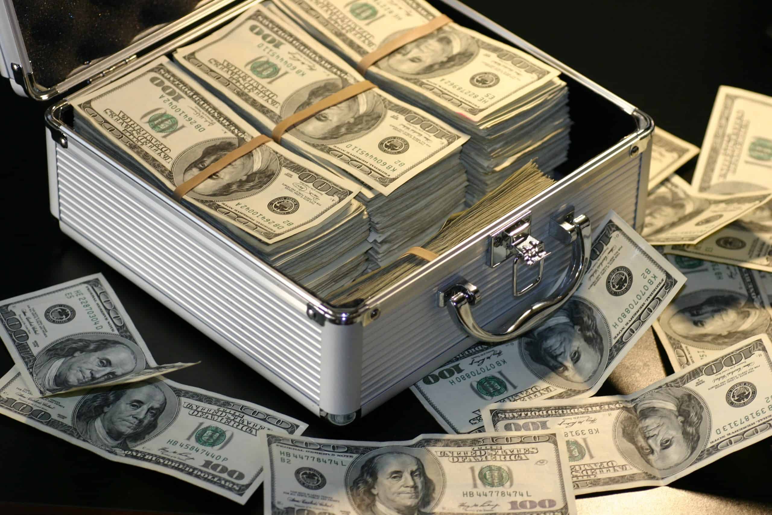 3 Stocks Over $1,200 Beating the S&P 500 You Should Buy Right Now