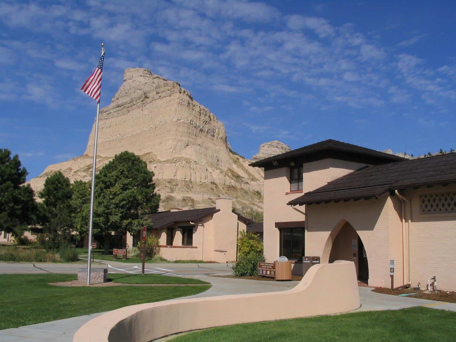 Scotts Bluff National Monument... by Ken Lund