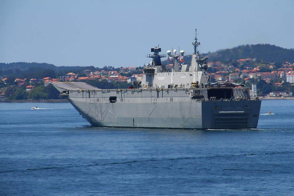 El 'Juan Carlos I' L-61 zarpa de Vigo by Contando Estrelas