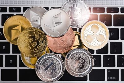 Bitcoin Dominance Steady, XRP On-Chain Surges, Solana Outperforms—Is Altcoin Season Starting?