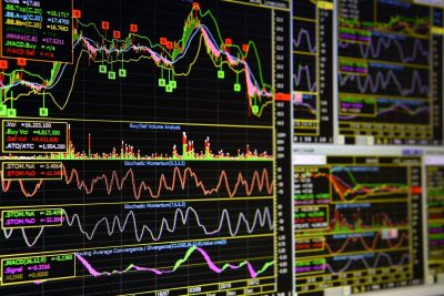 VIX in Whipsaw on Sticky Inflation, Fed Dissent and Lofty AI Capex