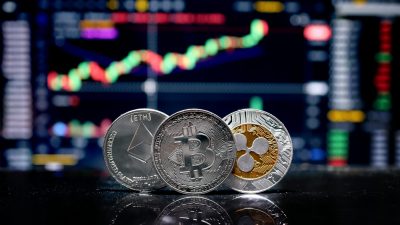 XRP Outperforms Bitcoin, Ethereum, and Solana With a 4% Gain: Is the XRP Breakout Starting?