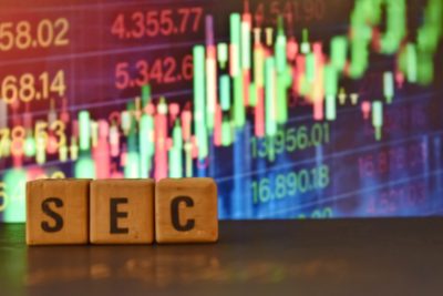 SEC’s Caroline Crenshaw Exit Fuels Bitcoin and XRP Rally—Why the All-Republican Panel Could Push Crypto Higher in 2026