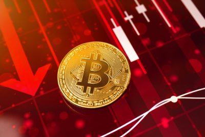 Coinbase Drops 7% as the Decoupling From Bitcoin Signals Clarity Act Fatigue