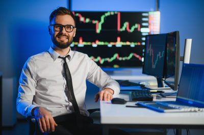What’s the Best Crypto to Buy With $1,000: XRP or Bitcoin for Huge Returns in 2026?